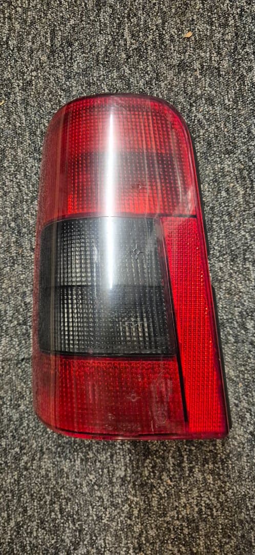 Baklykt venstre til Citroën Berlingo