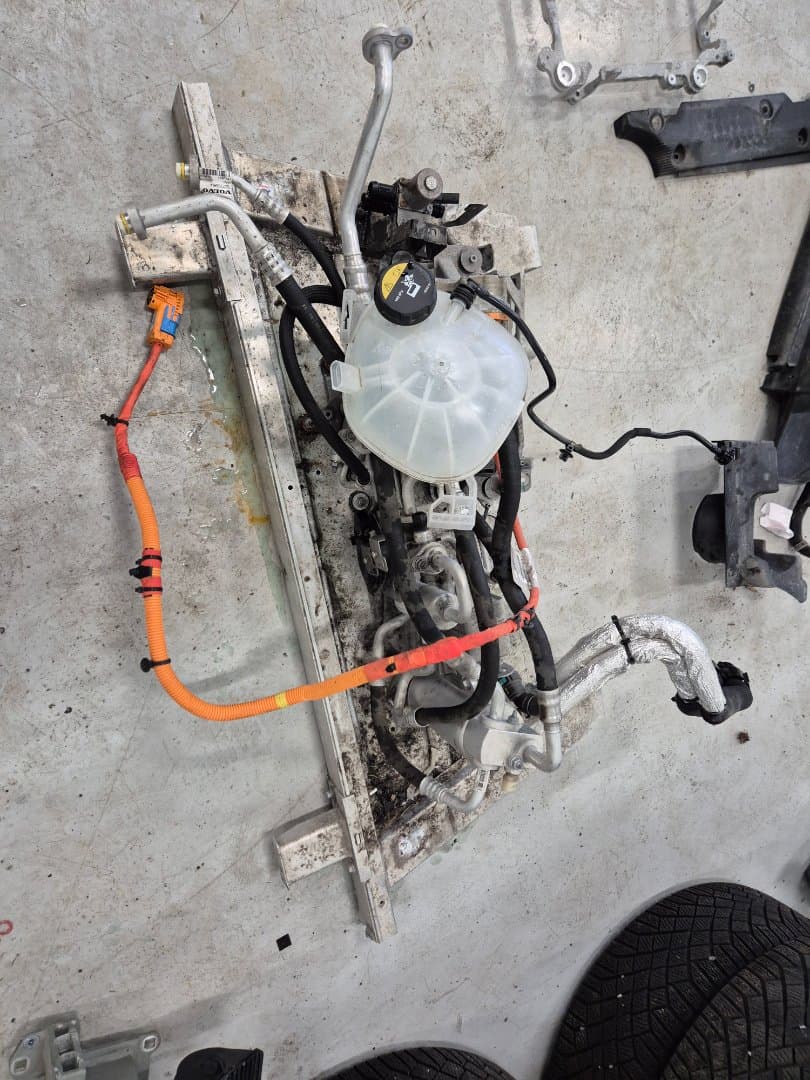 VOLVO XC40 - Frontplate