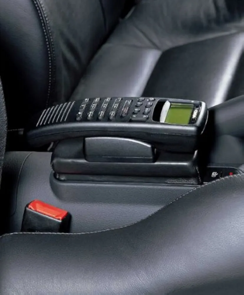 Audi TT - Mobilkonsoll (svart)
